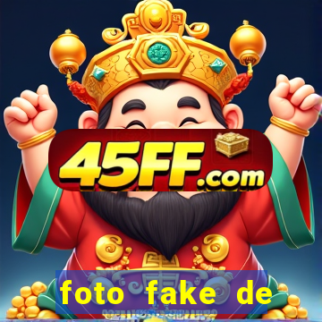 foto fake de menina no espelho cabelo cacheado